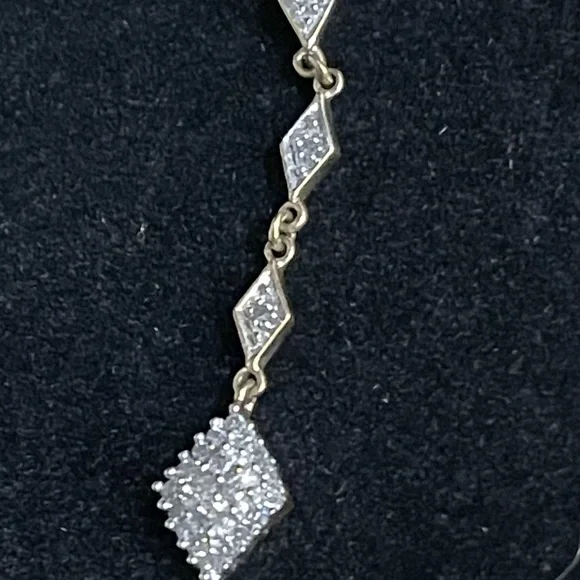 Beautiful Solid 10K YELLOW GOLD 1cttw LONG DIAMOND PENDANT NOT SCRAP. - Picture 2 of 11